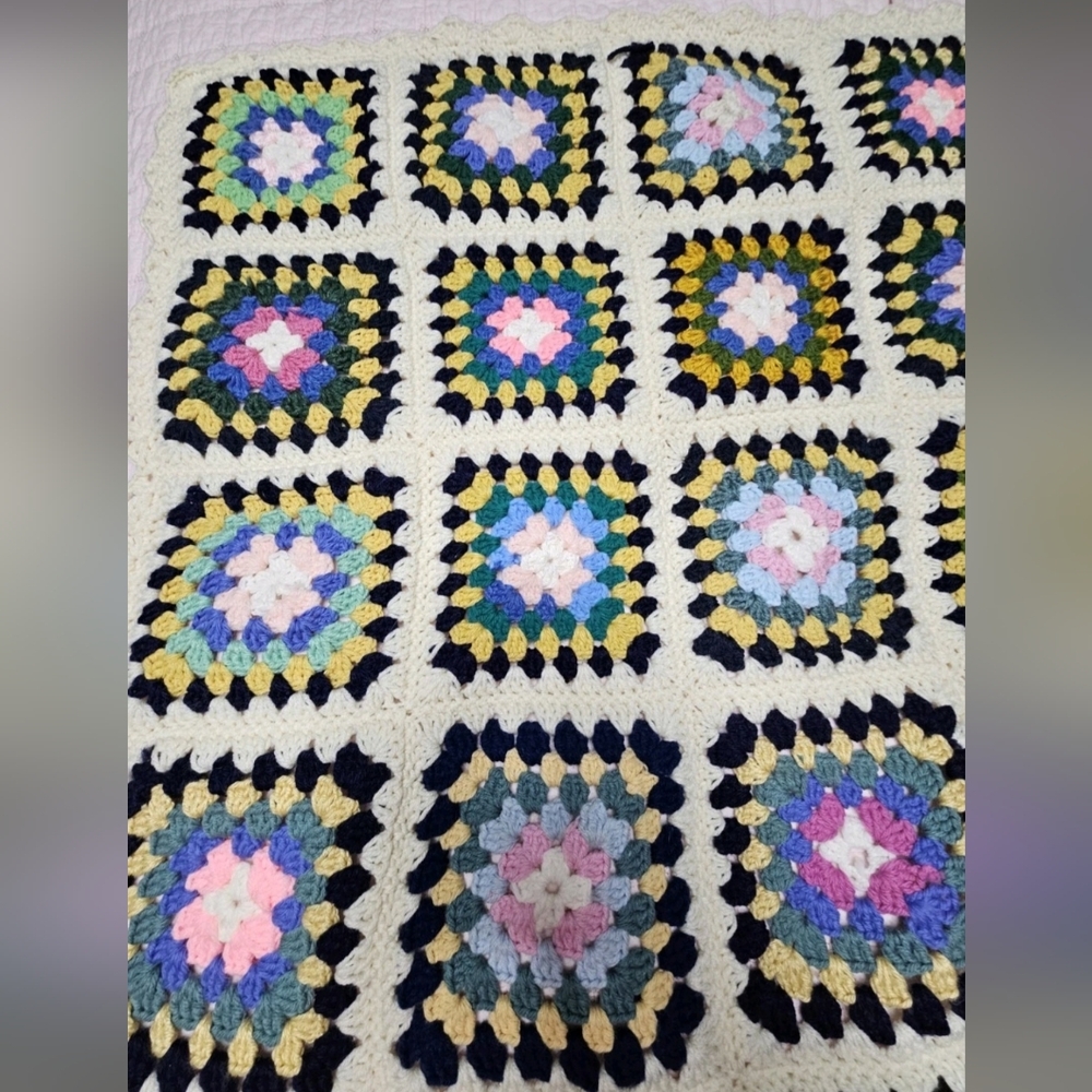 Granny Square Homemade Crochet Throw 38x38 White Vibrant Colors - Picture 3 of 4